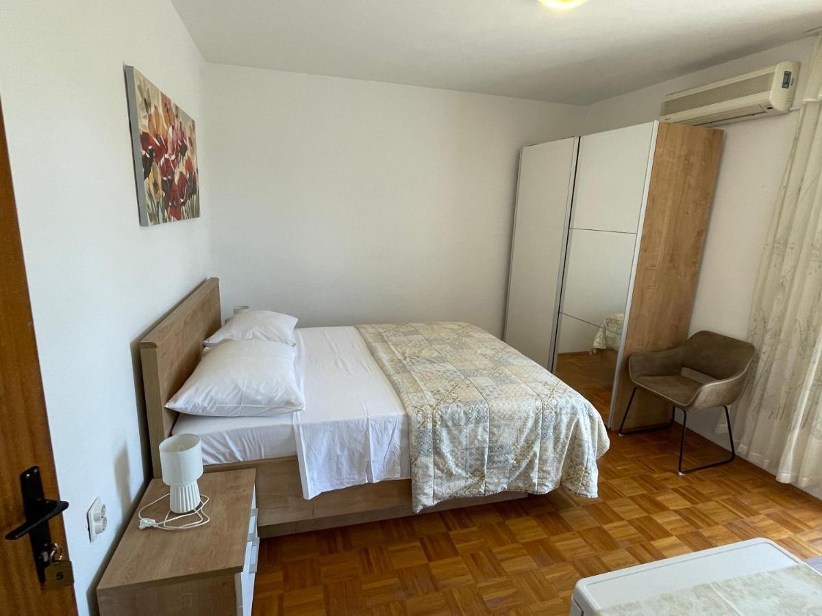 Diana Rooms And Apartments Starigrad Paklenica Exterior foto