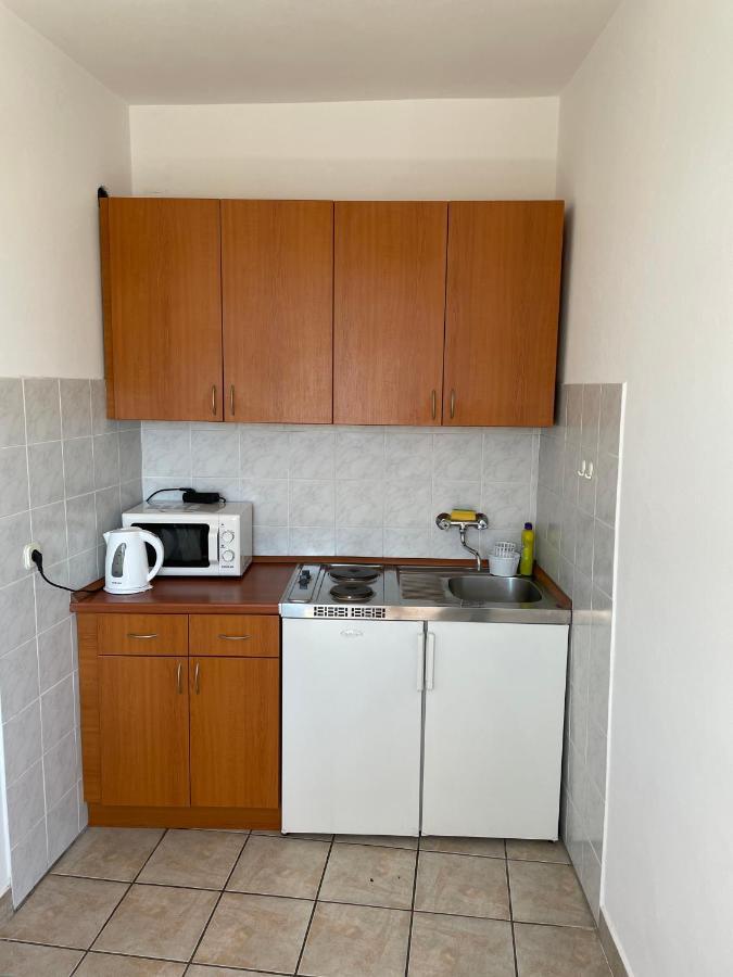 Diana Rooms And Apartments Starigrad Paklenica Exterior foto