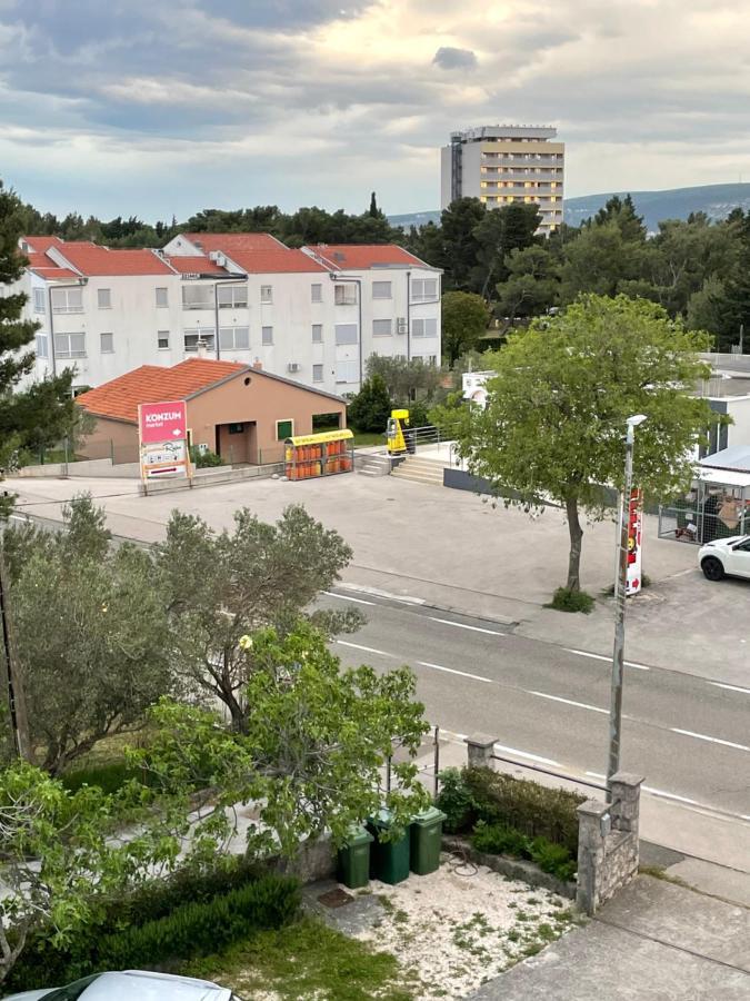 Diana Rooms And Apartments Starigrad Paklenica Exterior foto