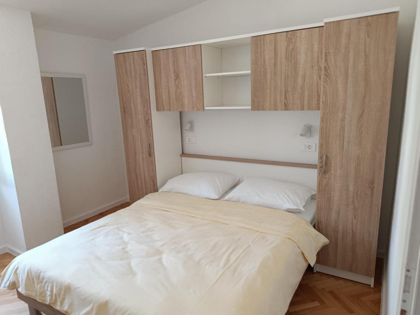 Diana Rooms And Apartments Starigrad Paklenica Quarto foto